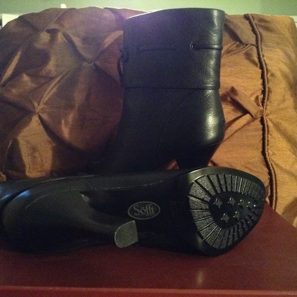 Sold - Sofft leather boot size 10 - Picture 3 of 4