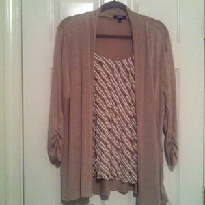 ☆★SOLD IN BUNDLE★☆Taupe Blouse & black slingback