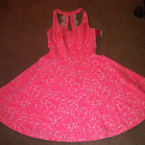 REDUCED! NEW! Lilly Pulitzer fluorescent dress NWT - Picture 3 of 4