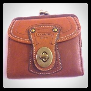 💯Authentic. COACH leather turnlock wallet. NWOT.