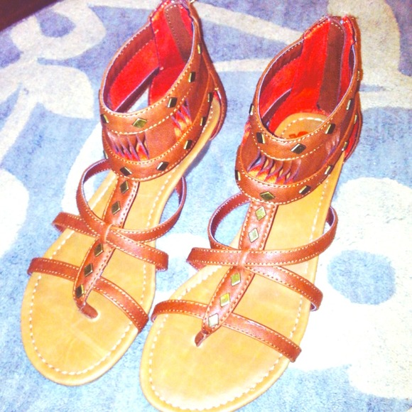 Shoes - 💥REDUCED💥 brand new Indian style strappy sandals