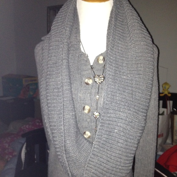 Gray thick 2 circle  knitted scarf - Picture 3 of 3