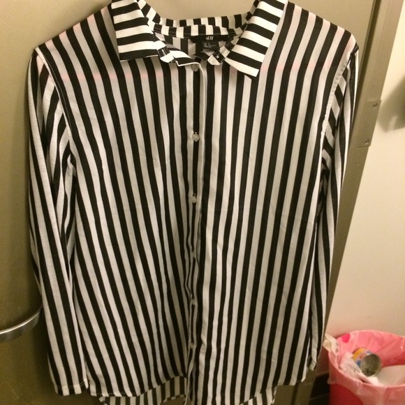 Super cute striped boyfriend button down!