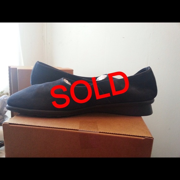 Areosoles Blue Suede Flats