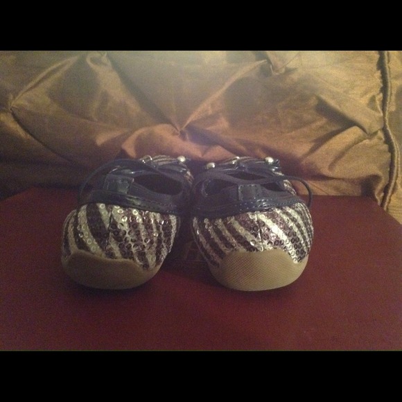 Sold! M. Kors girls sequin ballet flats size 12 - Picture 2 of 3