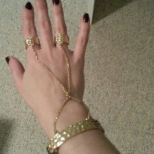 Jewelmint bracelet/ring set