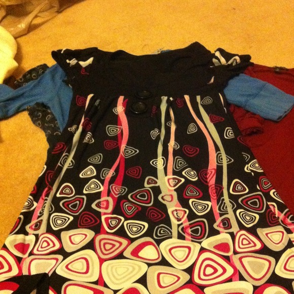 Fancy shirts look like new - Picture 4 of 4