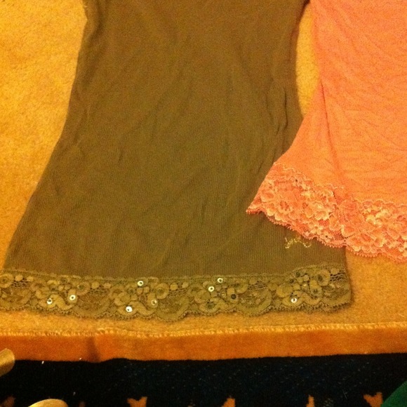 Tops - Picture 2 of 3