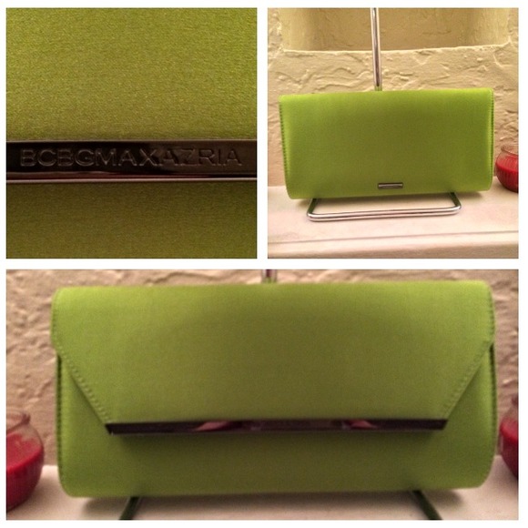**SOLD***BCBGMAXAZRIA lime green clutch