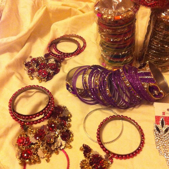 Large sits of Indian bangles - Picture 4 of 4