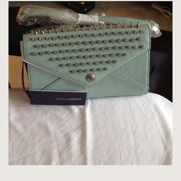 ❌❌SOLD❌❌RM wallet on a chain with studs - Picture 4 of 4