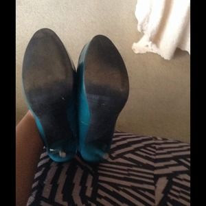 Turquoise pumps