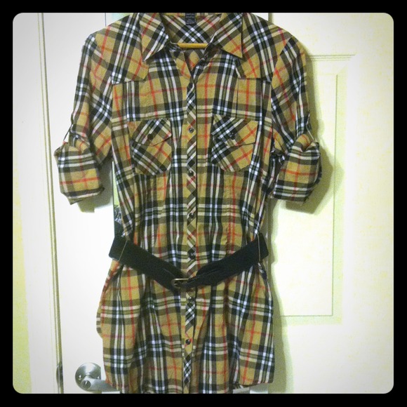 🔔On hold🔔 Brown and black plaid shirt with belt