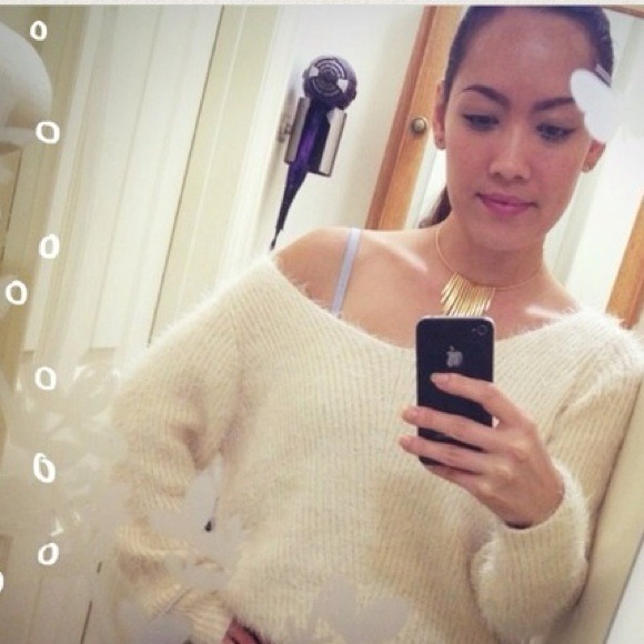 🚨SOLD IN BUNDLE🚨Super cute & chic necklace 💝 - Picture 3 of 3