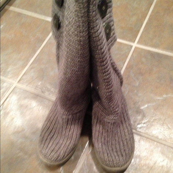 ❌SOLD❌Ugg Australia Grey Cardi Boots size 8 - Picture 3 of 4