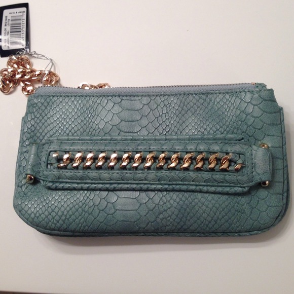 🎀HP 3/19🎀💥💥Bebe wristlet💥💥 - Picture 3 of 3