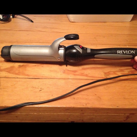 Other - 1 1/2" curling iron by Conair