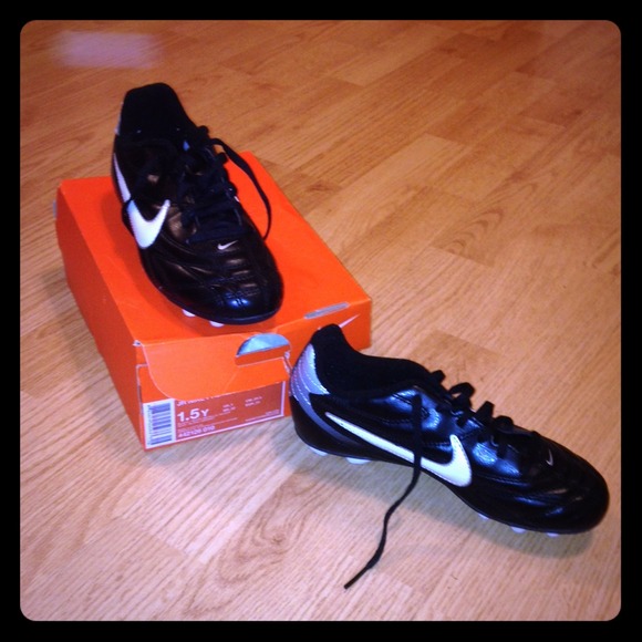 Boys size 1.5 Cleats