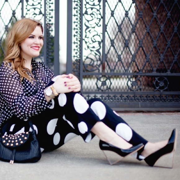 H&M Pants - 🙌CCO SALE Stunning H&M Polka Dotted Pants!