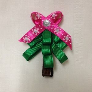 Hair bow Christmas Tree Clippie