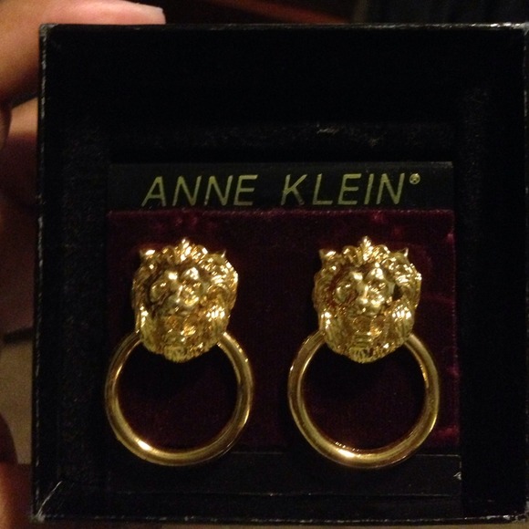 80's Anne Klein Lion Head earrings NWOT