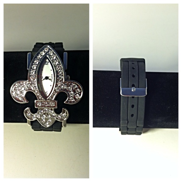 *SOLD* Black/silver Fleur de lis style watch