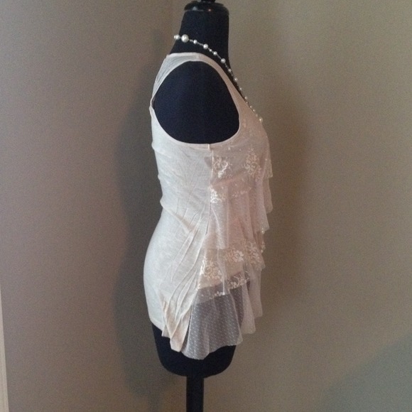 ***** SOLD!!**** Lace Razorback tank - Picture 2 of 3