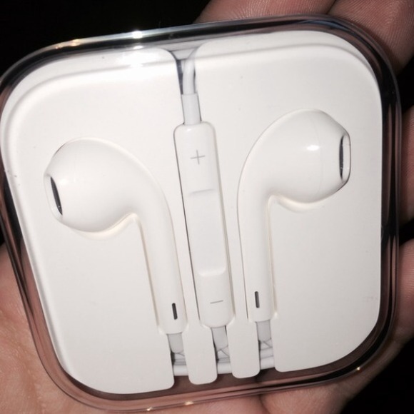 Apple iPhone 5S headphones
