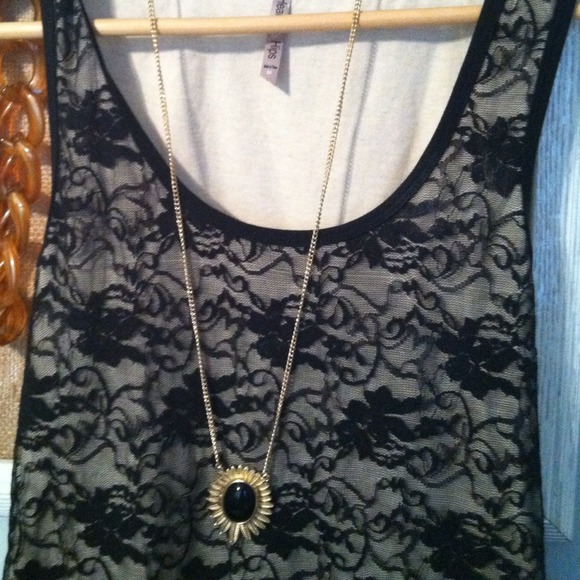 🚫Sold in Bundle🚫Lace Tank - Picture 3 of 3