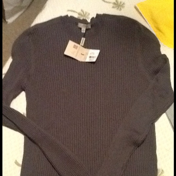 SOLD on e bay !!! Burberry pull over sweater