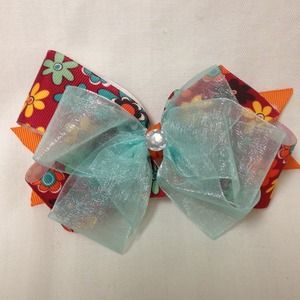 Hair bow