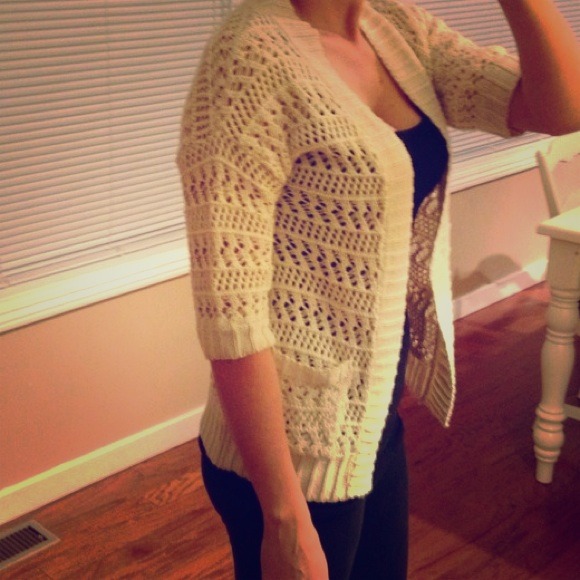 ❤SOLD❤Urban Outfitters Cream Crochet cover up - Picture 1 of 4