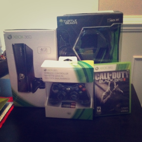 Other - BNWT 5pc XBOX 360 set, accessories and games!