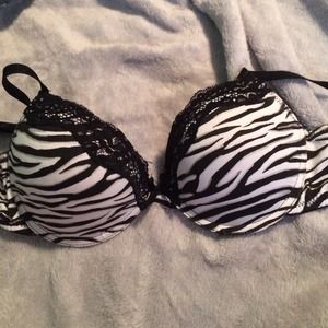 Pink lace tank, blanket, and 32 B bra bundle