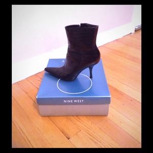BRAND NEW Medium High Boots with booties bundle
