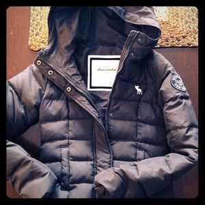 Girls Size Small Abercrombie coat, grey