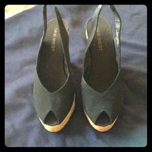 BNWOT Nine West wedge sandal 👠