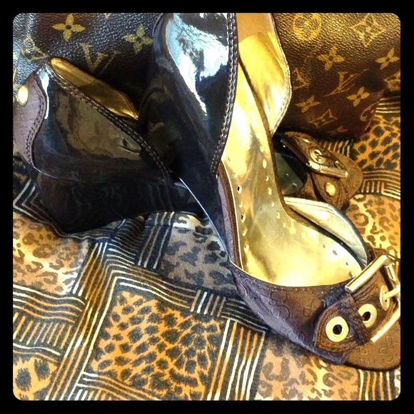 BCBG Wedges