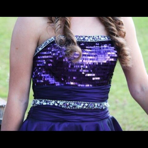 Prom Dress - Picture 2 of 4