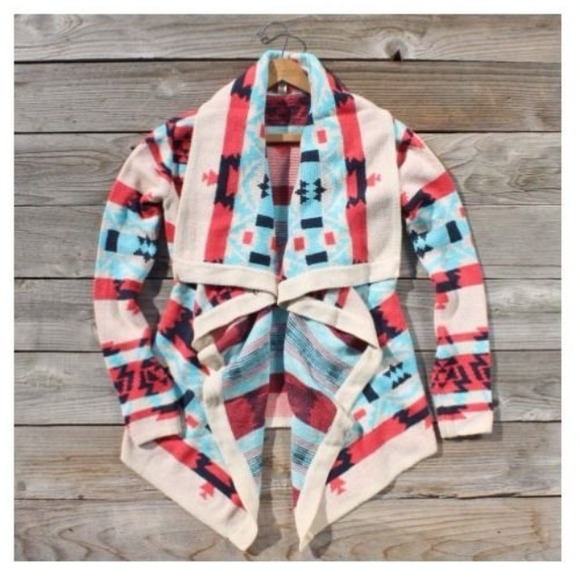 NWOT Aztec Tribal Emily Maynard