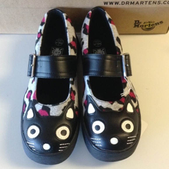Purr-fect kitty cat Doc Martens NWOT