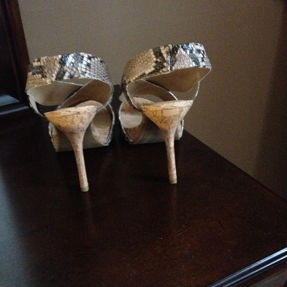 Snakeskin shoes!!! - Picture 2 of 3