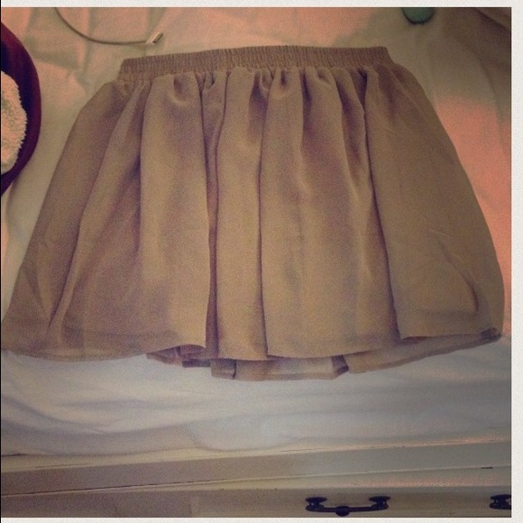 Taupe skirt ❌SOLD❌