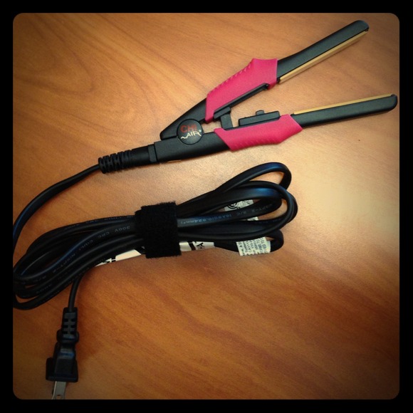 ❌SOLD❌Chi Air mini flatiron