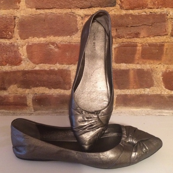 SOLD Nine West pewter flats