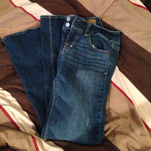 American eagle boot leg denim jeans.
