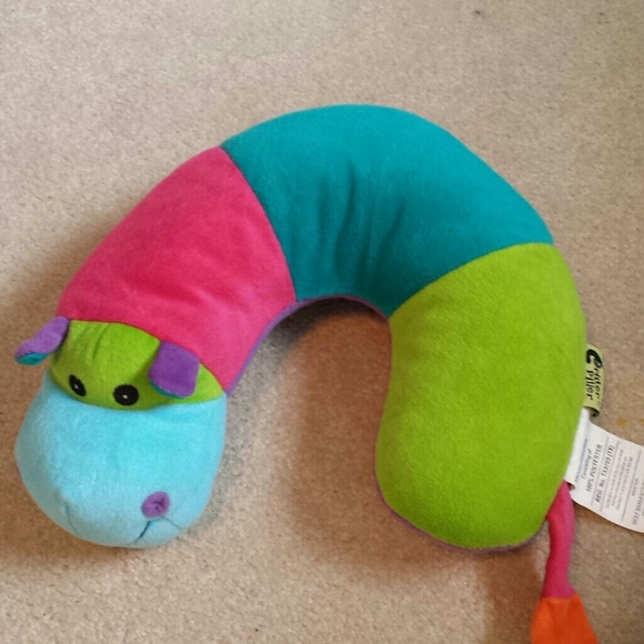 Critter piller plane head rest