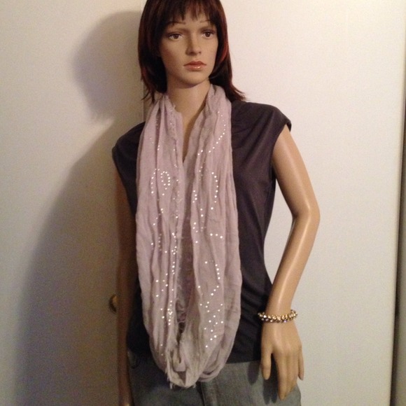 ***SOLD SOLD SOLD***  AE Light Grey Studded Scarf - Picture 1 of 2