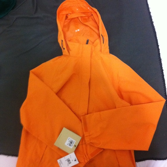 WOOLRICH WOMENS COAT. Brand new with tags.
