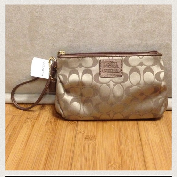 Coach wristlet - Picture 2 of 3